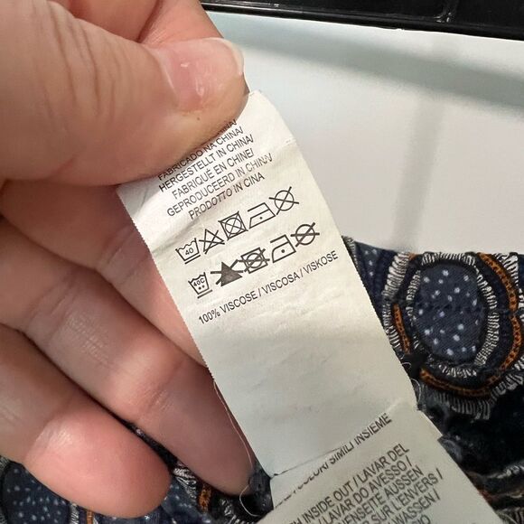 Atmosphere Shorts - Picture 4 of 4